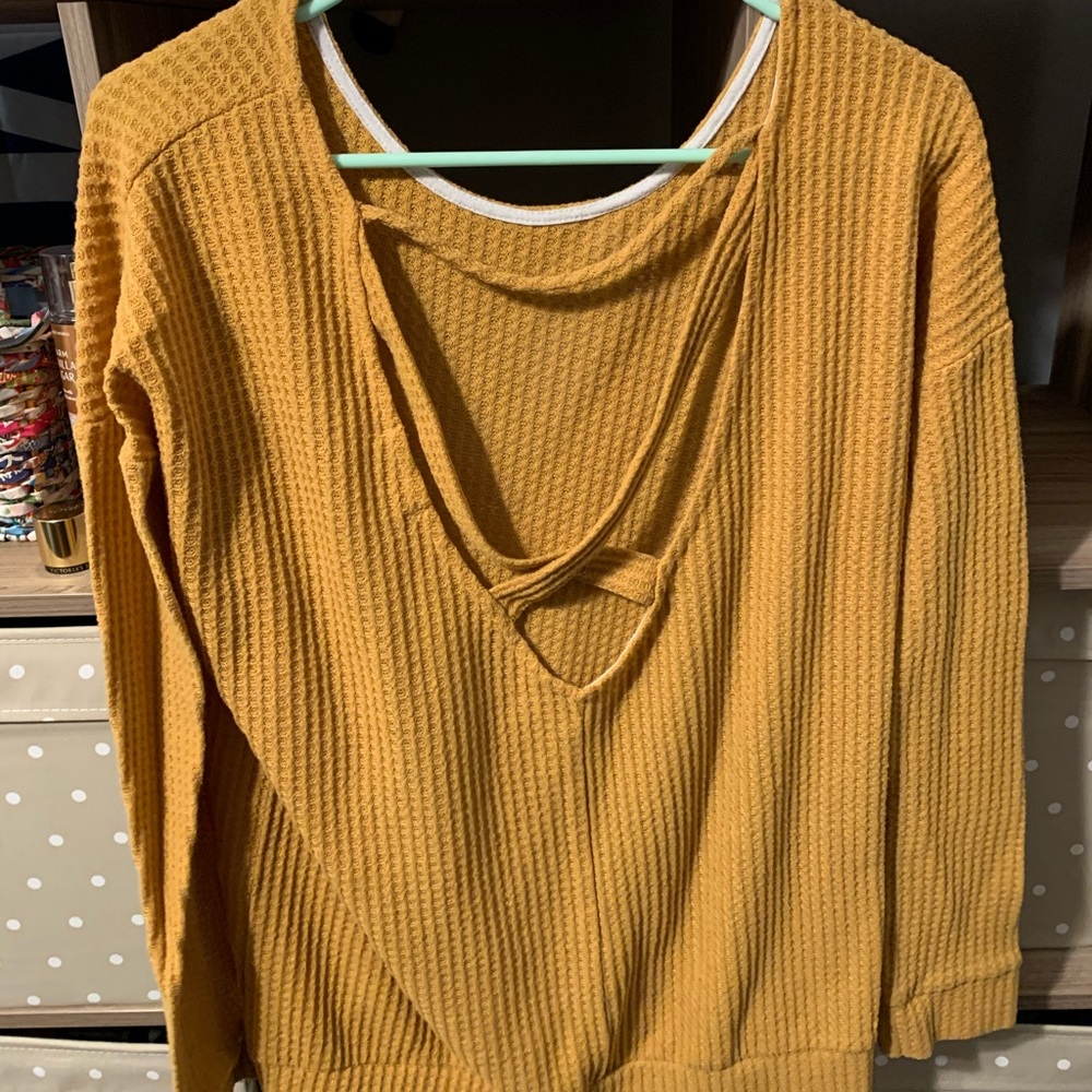 Yellow T-shirt sweater